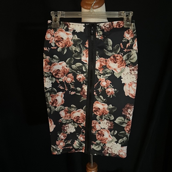 High waisted zip up pencil skirt - Picture 2 of 7